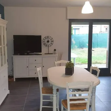 Maison De Plain Pied Avec Jardin *