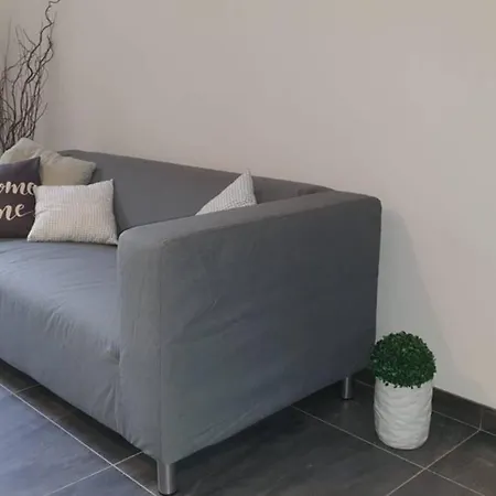 Maison De Plain Pied Avec Jardin *